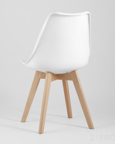 Eames DST, диаметр стола 80 см, 3 стула Frankfurt белые