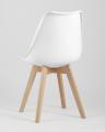 Eames DST, диаметр стола 80 см, 3 стула Frankfurt белые