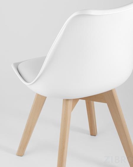 Eames DST, диаметр стола 80 см, 3 стула Frankfurt белые