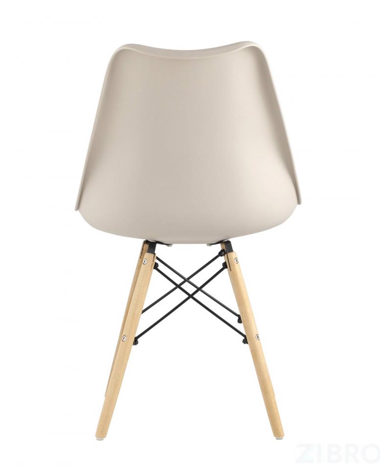 Стул Eames Soft бежевый обеденный сиденье экокожа ножки из массива бука
