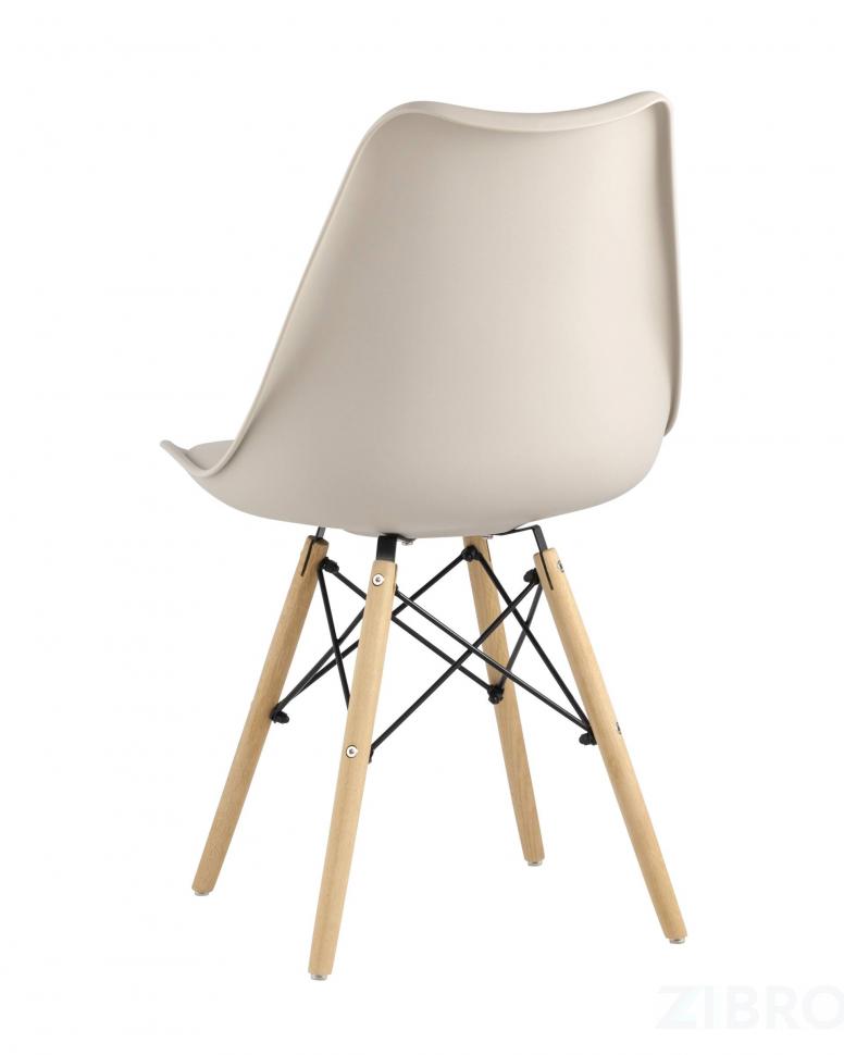 Стул Eames Soft бежевый обеденный сиденье экокожа ножки из массива бука