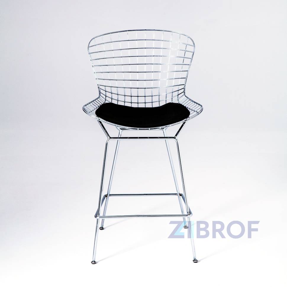 с низкой спинкой Bertoia хромированный металл с черной подушкой из экокожи