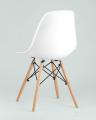 Стул Eames DSW белый пластиковый, ножки массив бука
