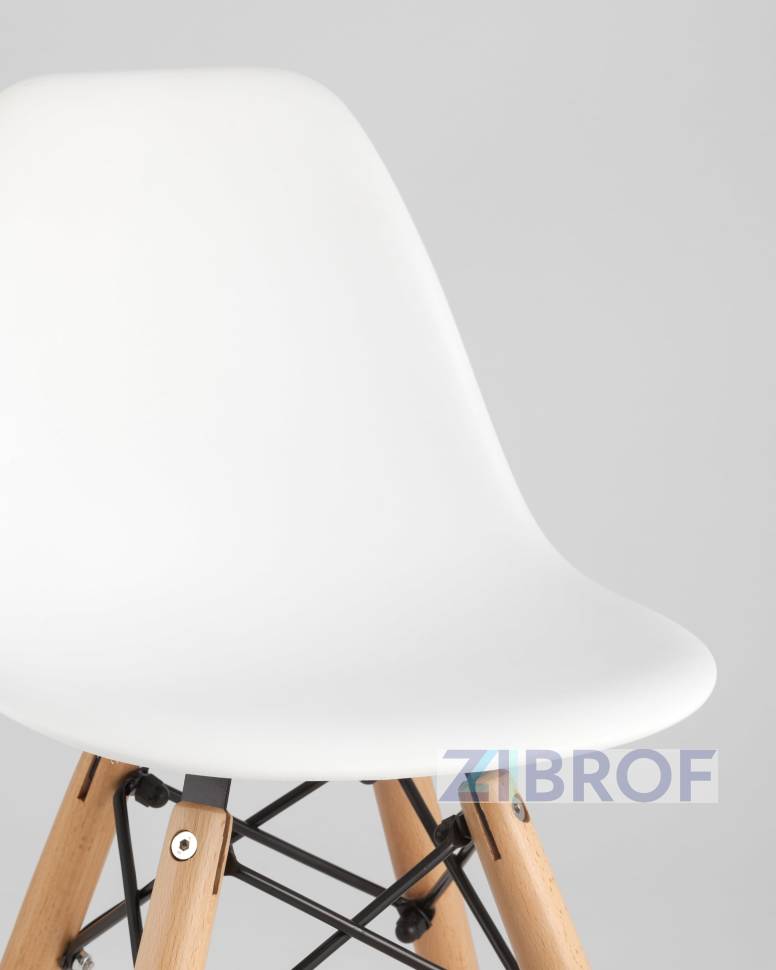 Комплект детский Eames стол и 3 стула белые