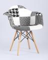 Обеденная группа стол Rondo раскладной 100-135*100 см белый, 4 кресла Eames пэчворк черно-белые
